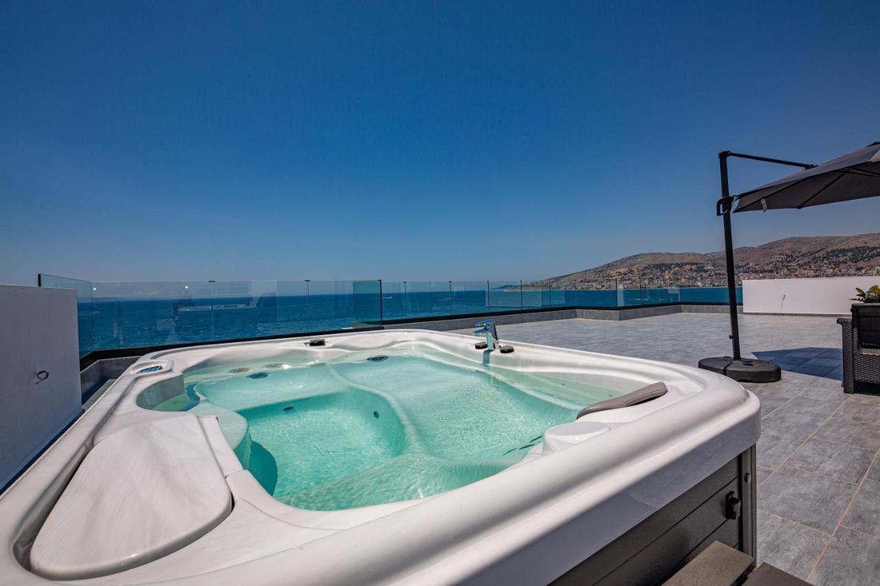 El Primero Hotel Sarandë エクステリア 写真