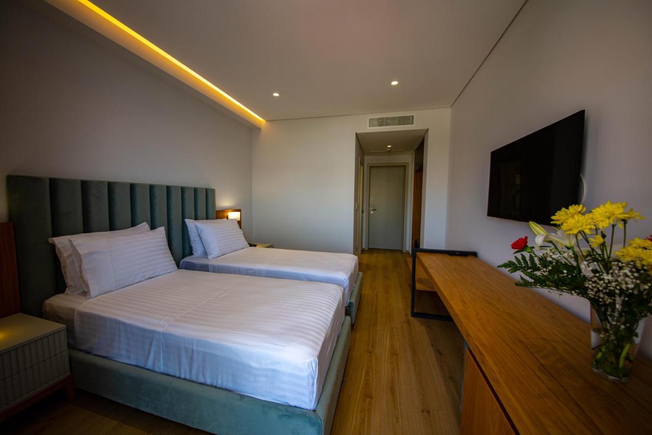 El Primero Hotel Sarandë エクステリア 写真