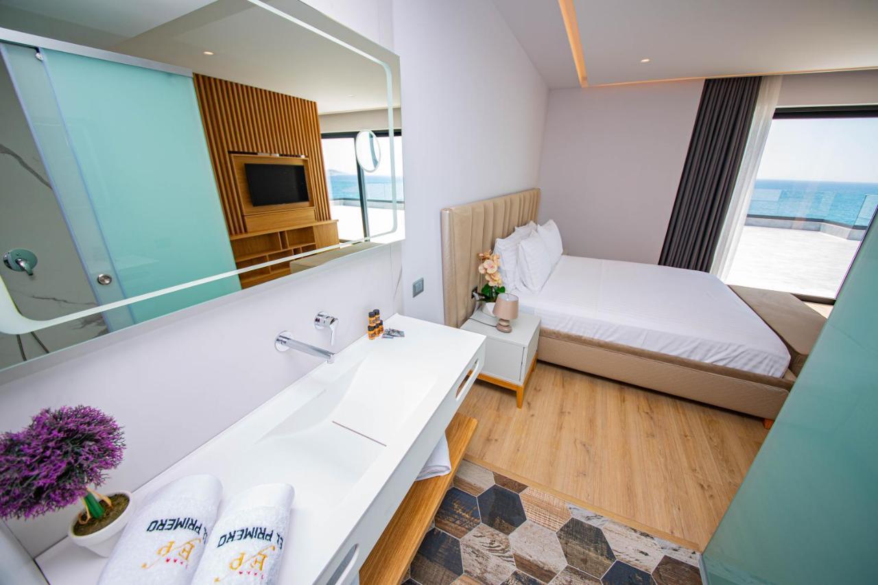 El Primero Hotel Sarandë エクステリア 写真