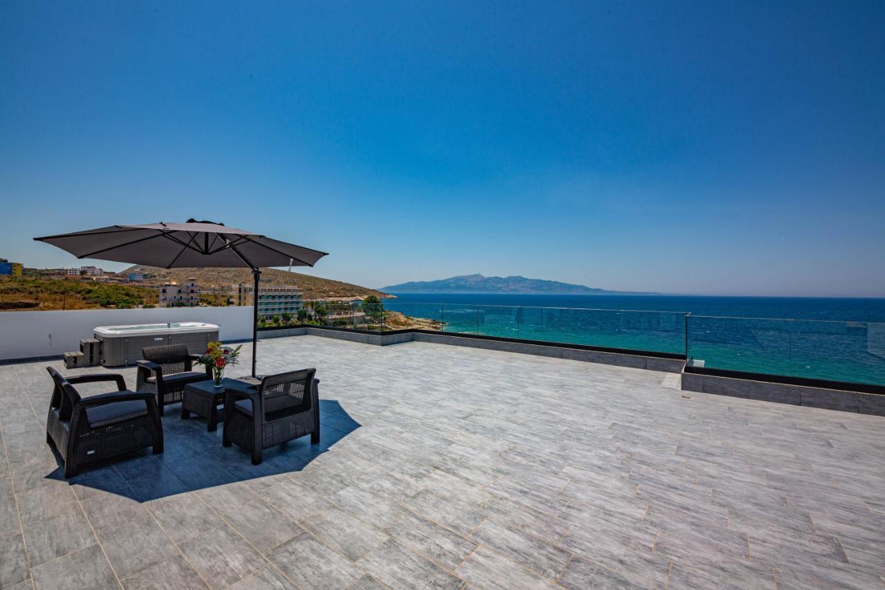 El Primero Hotel Sarandë エクステリア 写真